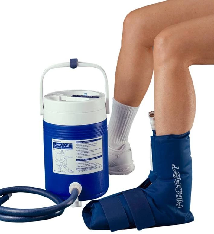 Bendaggio Cryo/Cuff caviglia Aircast con cooler