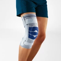 Ginocchiera Bauerfeind GenuTrain S con stecche laterali
