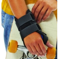 polsiera-ortopedica-per-polso-e-pollice-pediatrica-dr.gibaud-junior